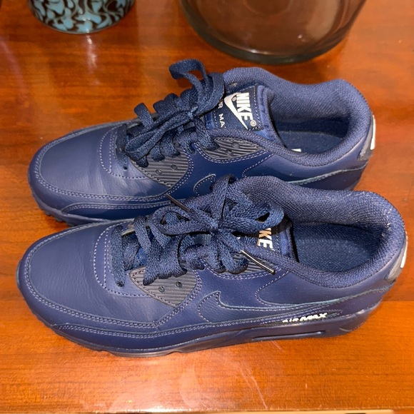 Like New Youth Nike AirMax Navy Blue Leather 5.5Y